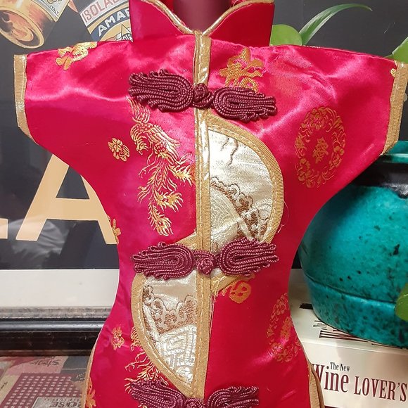 Silk Dress Bottle Cover NWOT - Picture 2 of 2